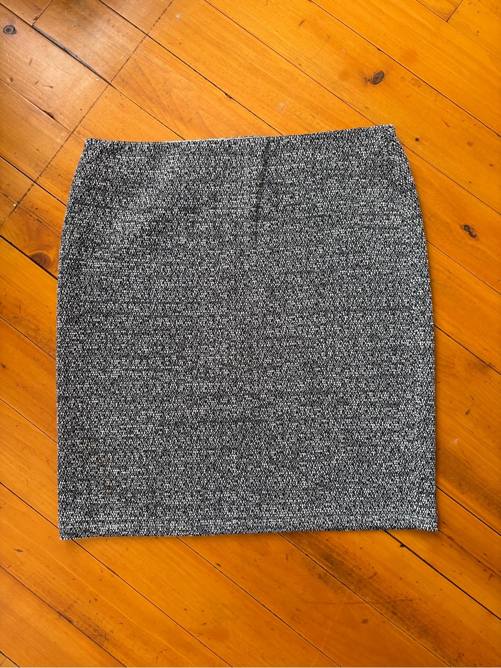 Stretchy Gray Textured Pencil Skirt